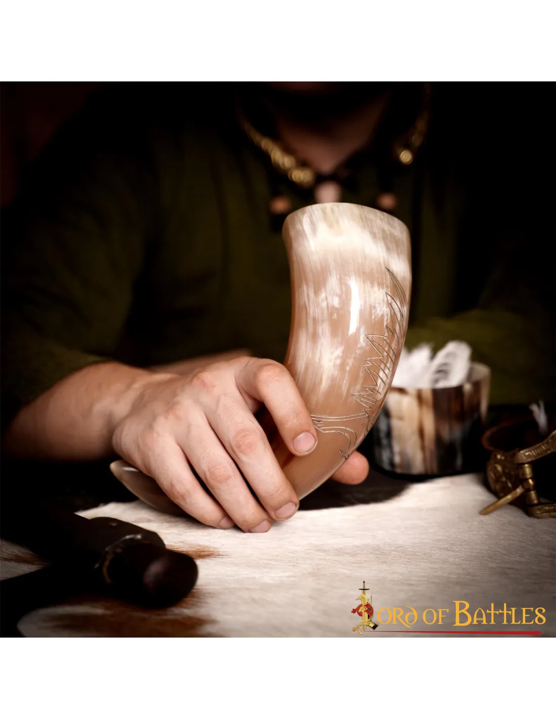 Cuerno vikingo de beber con diseño Halcón